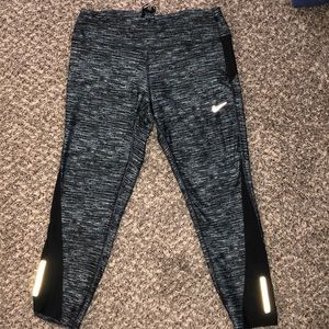 Nike Cropped Leggings